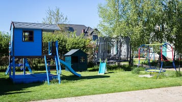 Children’s play area – outdoor
