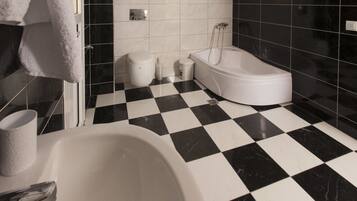 Double Room, Sea View | Bathroom | Free toiletries, hair dryer, towels