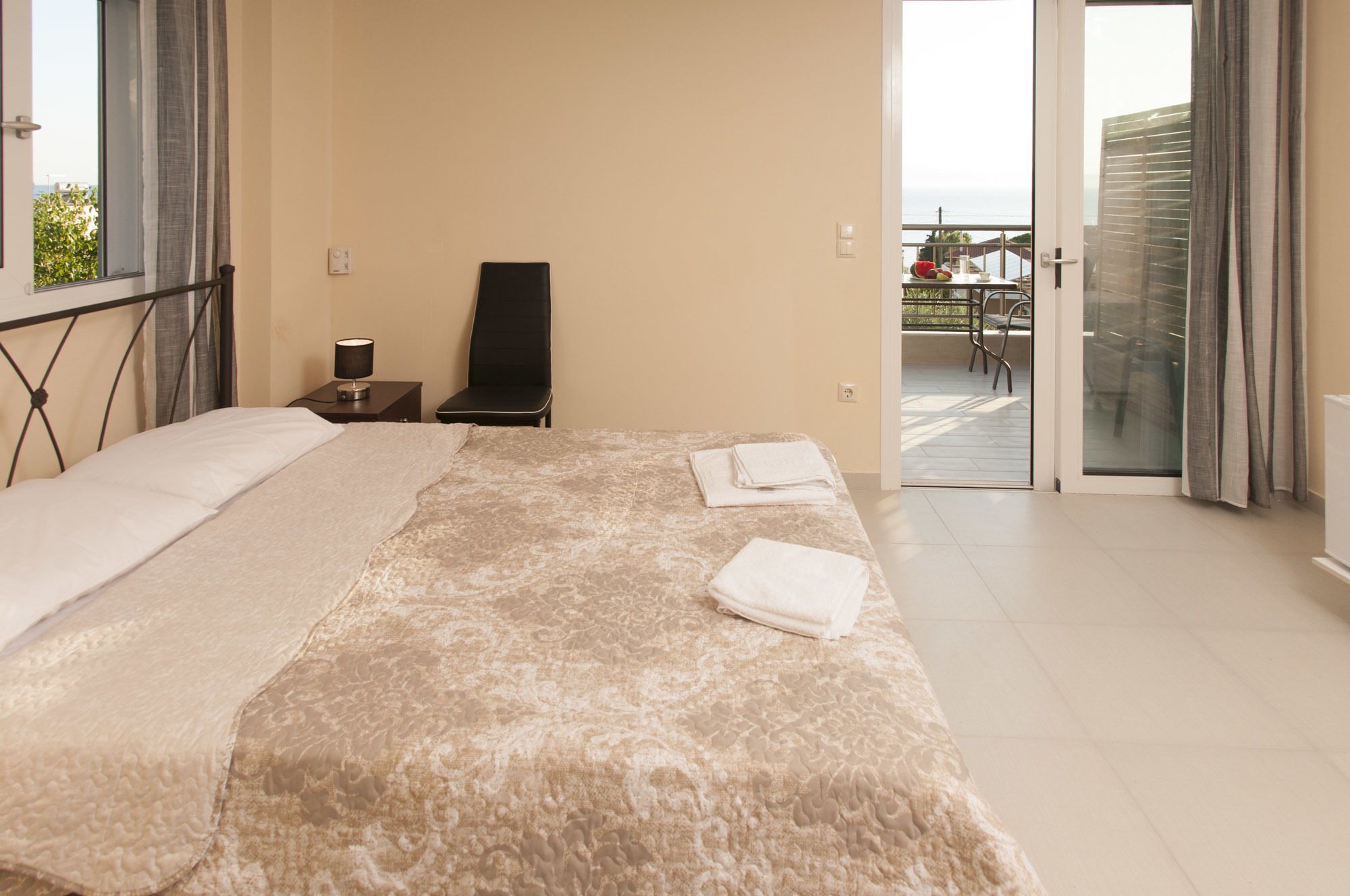 Neljän hengen huone | 1 makuuhuone, äänieristys, silitysrauta/-lauta, ilmainen Wi-Fi