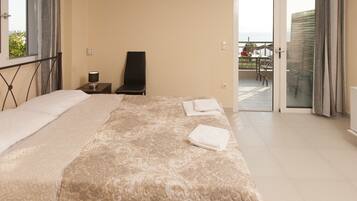 Vierbettzimmer | 1 Schlafzimmer, schallisolierte Zimmer, Bügeleisen/Bügelbrett