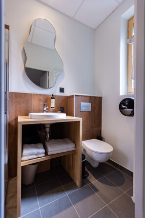 Lodge double | Bathroom | Shower, free toiletries, towels - Hôtel – Logdes de Lemptégy (Saint-Ours)