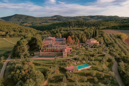 Randonnée. Borgo Sant'Ambrogio Resort