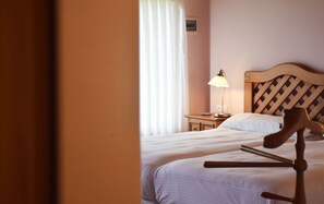 Standard Double Room, 1 Double or 2 Single Beds | Free cots/infant beds, rollaway beds, free WiFi, bed sheets - Hotel Hontoria (Llanes)
