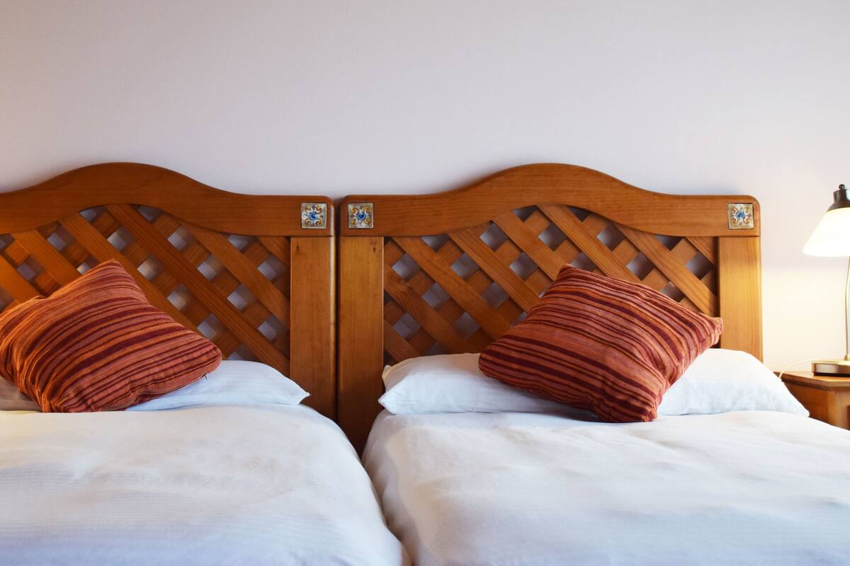 Free cots/infant beds, rollaway beds, free WiFi, bed sheets