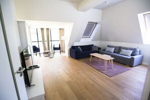 Deluxe Apartment, 1 Bedroom | Living room