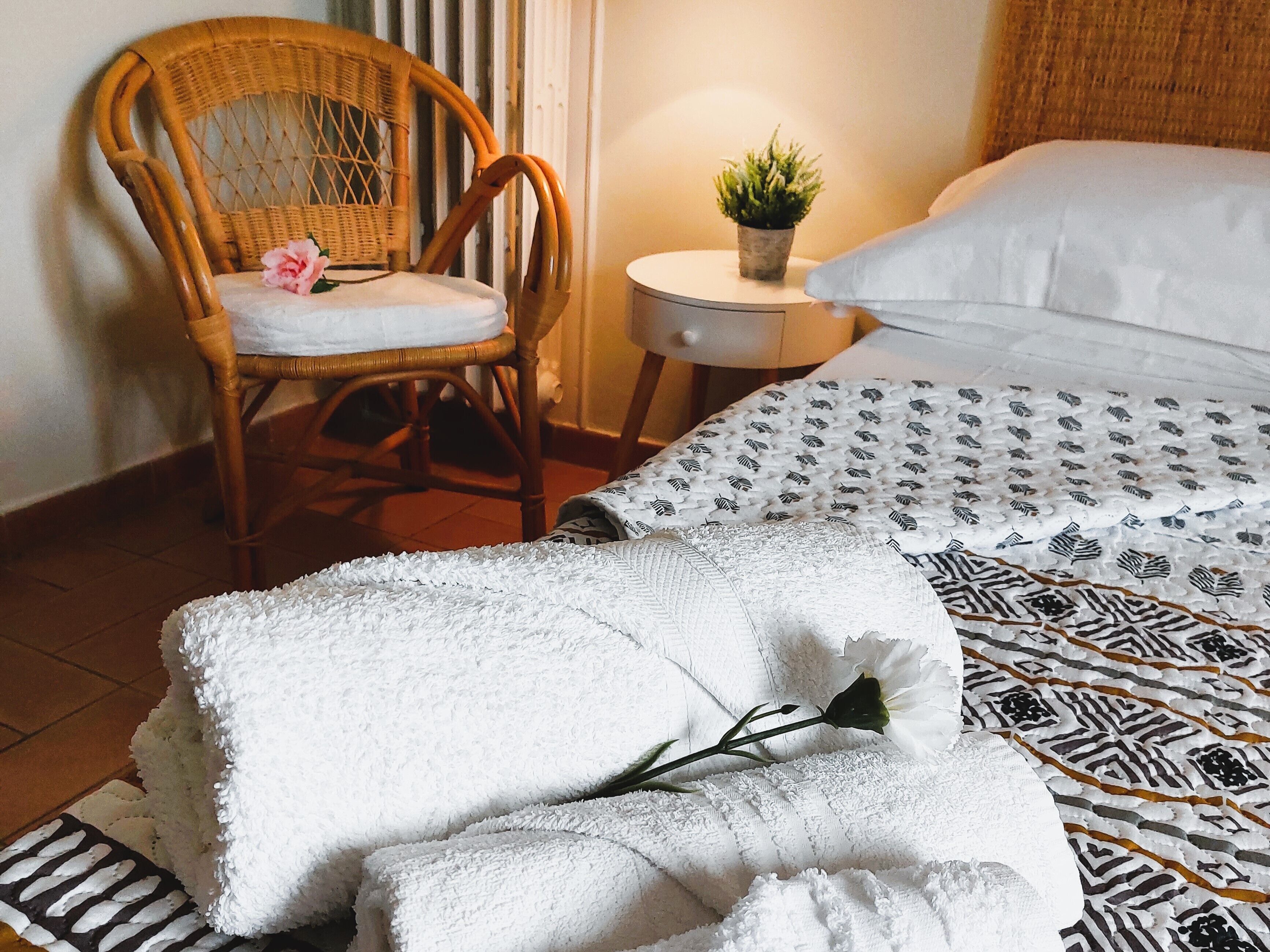 Suite Junior, 1 camera da letto, balcone | Postazione laptop, ferro/asse da stiro, Wi-Fi gratuito, lenzuola