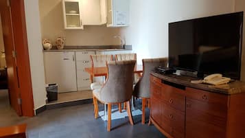 Fridge, microwave