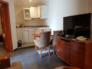 Fridge, microwave - Magic suite Abu Halifa (Abu Halifa)