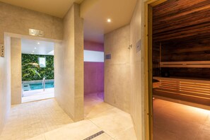 Sauna, hot tub, steam room - Best Western Hotel & SPA Coeur De Cassis (Cassis)