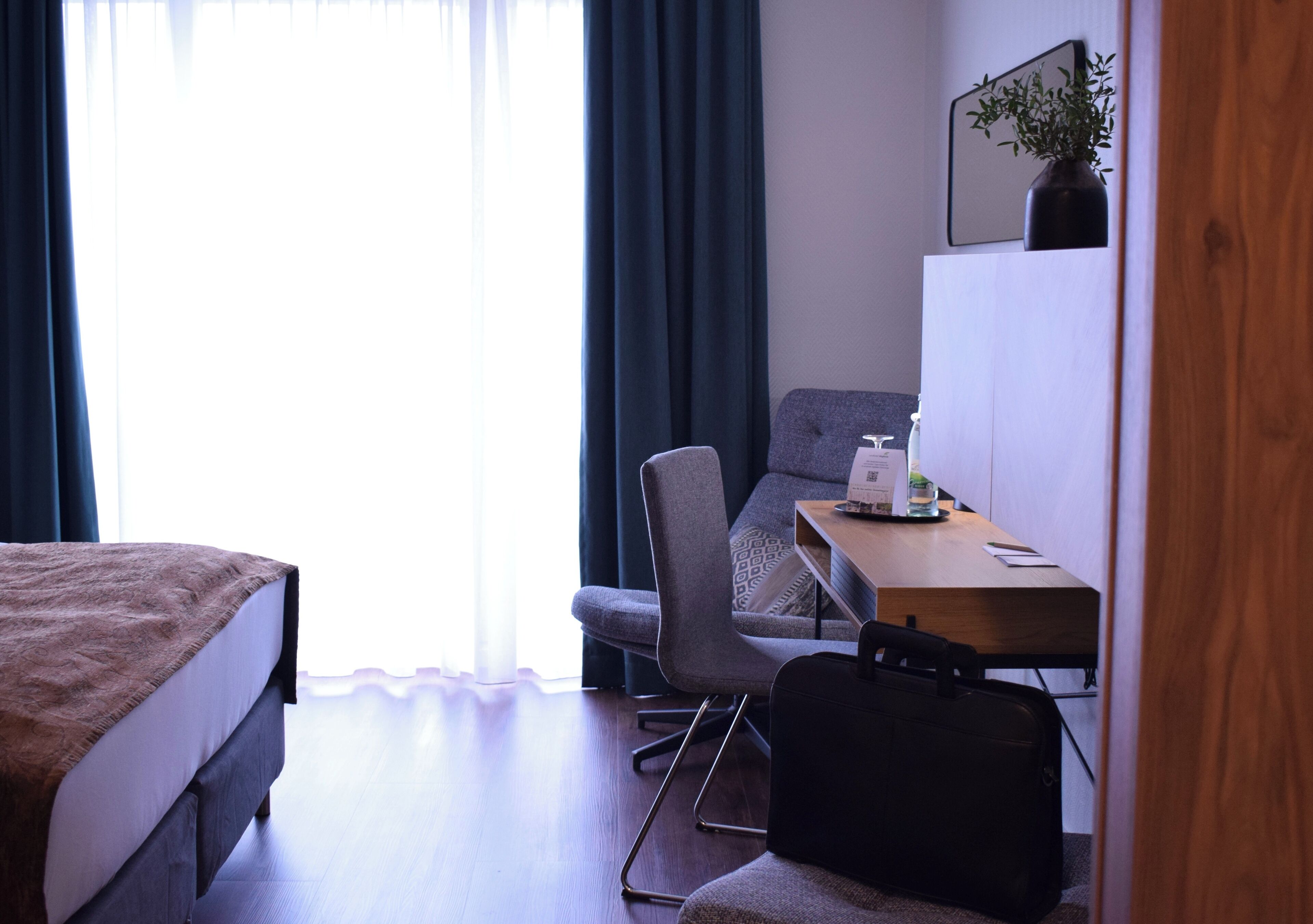 deluxe double room, non smoking | 1 bedroom, hypo-allergenic bedding, in-room safe, desk