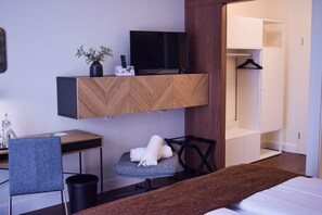 Habitació doble Deluxe, no fumadors | Roba de llit hipoal·lergògena, caixa forta a l'habitació i escriptori 