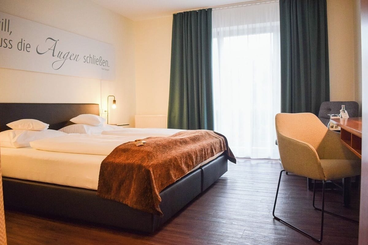 Comfort Double Room, Non Smoking | Hypo-allergenic bedding, in-room safe, desk, blackout drapes