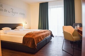 Comfort Double Room, Non Smoking | Hypo-allergenic bedding, in-room safe, desk, blackout drapes - Landhotel Rügheim (Hofheim in Unterfranken)