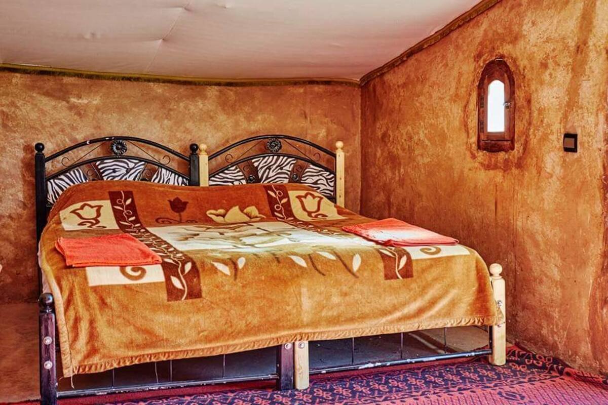 Cofres nos quartos, Wi-Fi de cortesia, roupa de cama