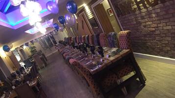 Breakfast, lunch and dinner served