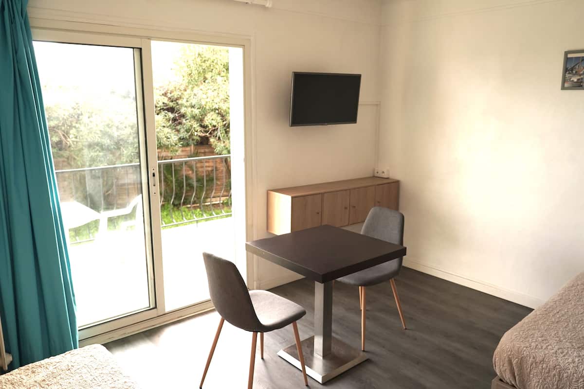 Monolocale Standard, balcone, vista giardino | 1 camera, una cassaforte in camera, con stile personalizzato