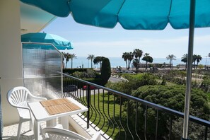 Superior Studio, Balcony, Sea View | Terrace/patio - MOTEL ASCOT - Hôtel & Appartements (Cagnes-sur-Mer)