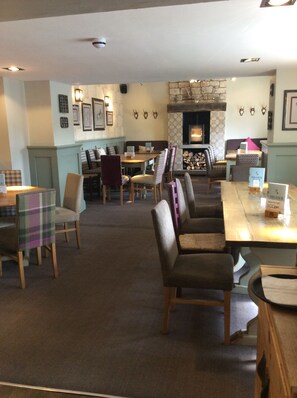 Breakfast, lunch, dinner served; British cuisine  - Higher Buck (Clitheroe)