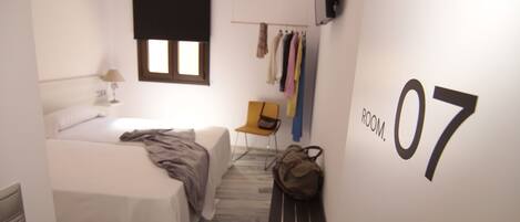 Twin Room | Soundproofing, rollaway beds, free WiFi, bed sheets