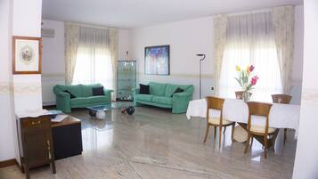 Apartemen, 2 kamar tidur | Area keluarga