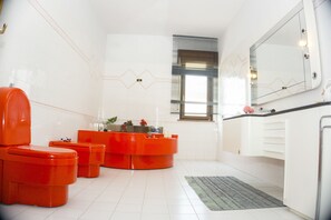 Apartment, 2 Bedrooms | Bathroom