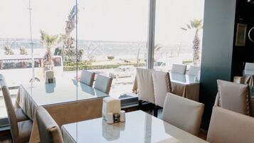 Breakfast, lunch and dinner served