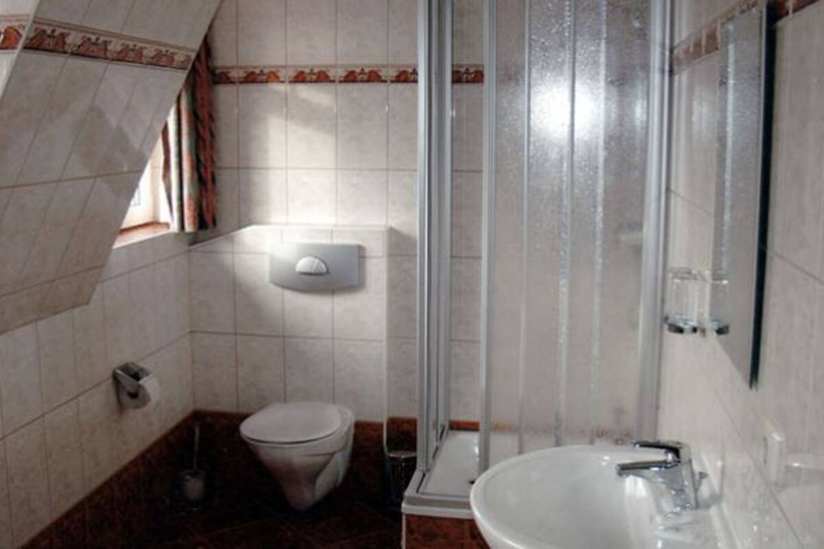 comfort double room | bathroom | free toiletries, hair dryer, towels
