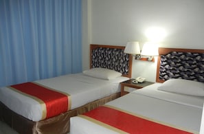 Standard Twin Room | Desk, iron/ironing board, rollaway beds, free WiFi