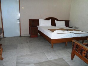 エグゼクティブ ルーム | セーフティボックス (室内)、デスク、WiFi (無料)