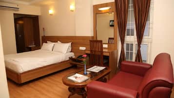 Executive Room, 1 King Bed | Interior