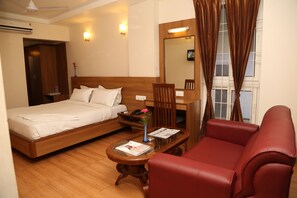 Executive Room, 1 King Bed | Interior - Hotel SPR Inn (Coimbatore)