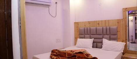 Phòng Deluxe | Bàn, truy cập Internet không dây miễn phí