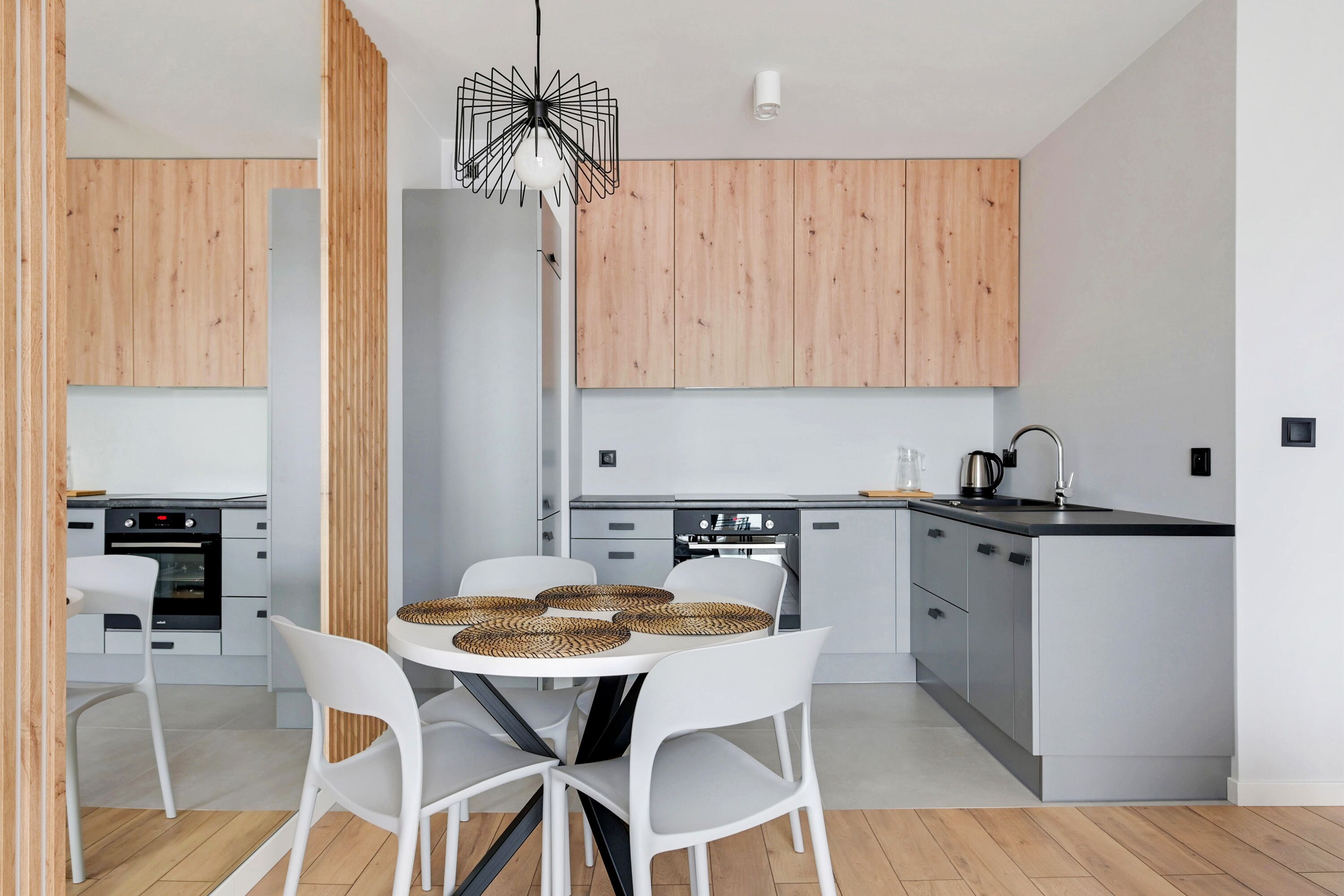 City Apartment | Private kitchen | Fridge, stovetop, dishwasher, electric kettle