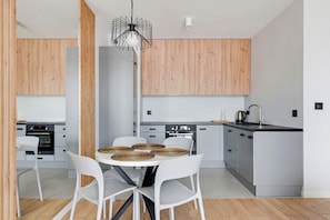 Appartement Ville | Cuisine privée | Réfrigérateur, plaque de cuisson, lave-vaisselle, bouilloire électrique