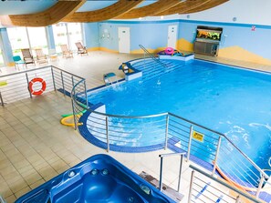 Indoor pool, open 4:00 PM to 8 PM, pool loungers - DW Albatros Medical Spa (Mielno)