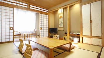 Camas supletorias, wifi gratis, ropa de cama