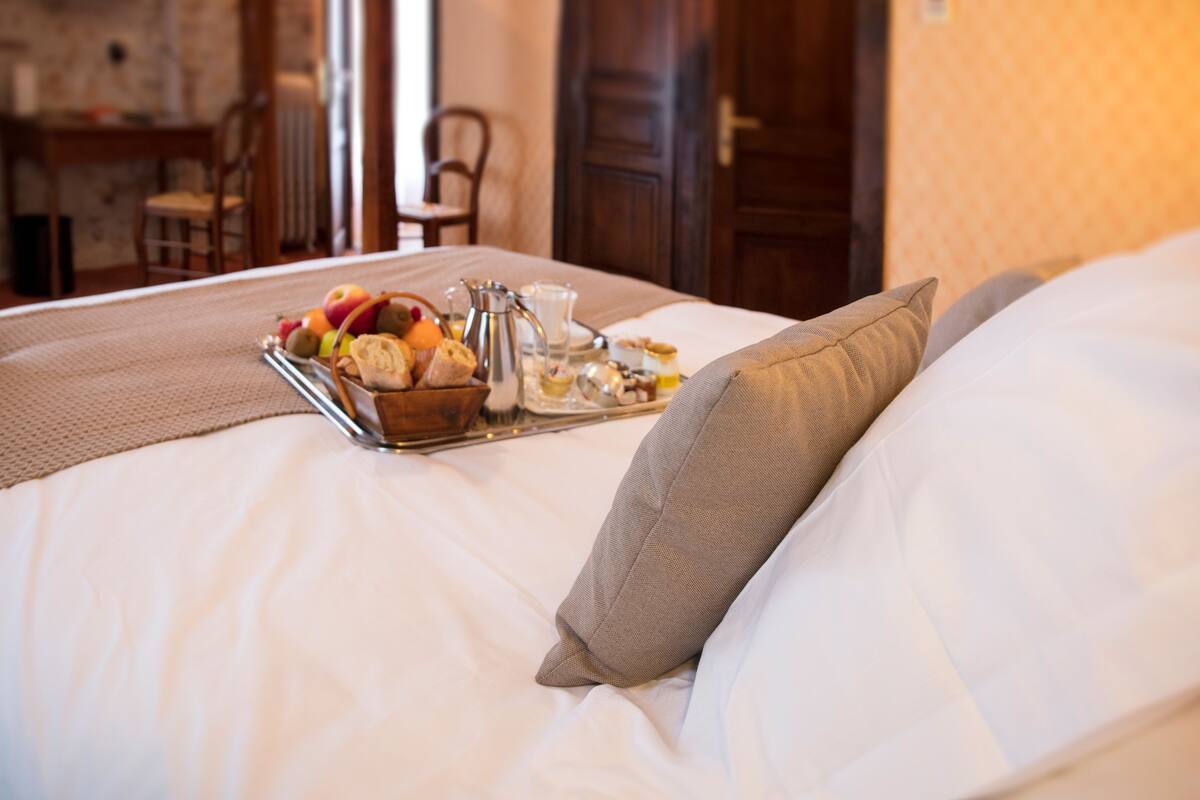 premium bedding, in-room safe, individually decorated