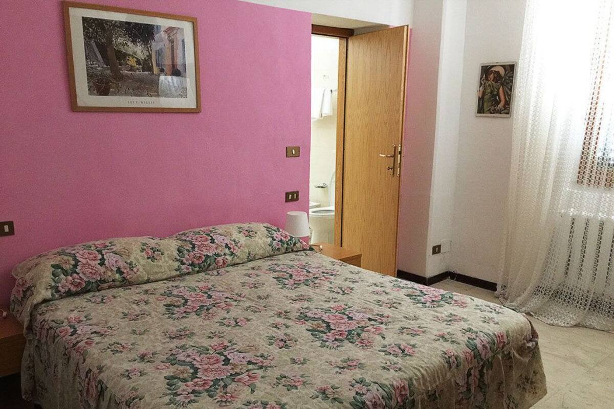 Habitación doble | Escritorio y wifi gratis