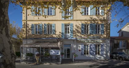 Hôtel Restaurant Le Castel Fleuri