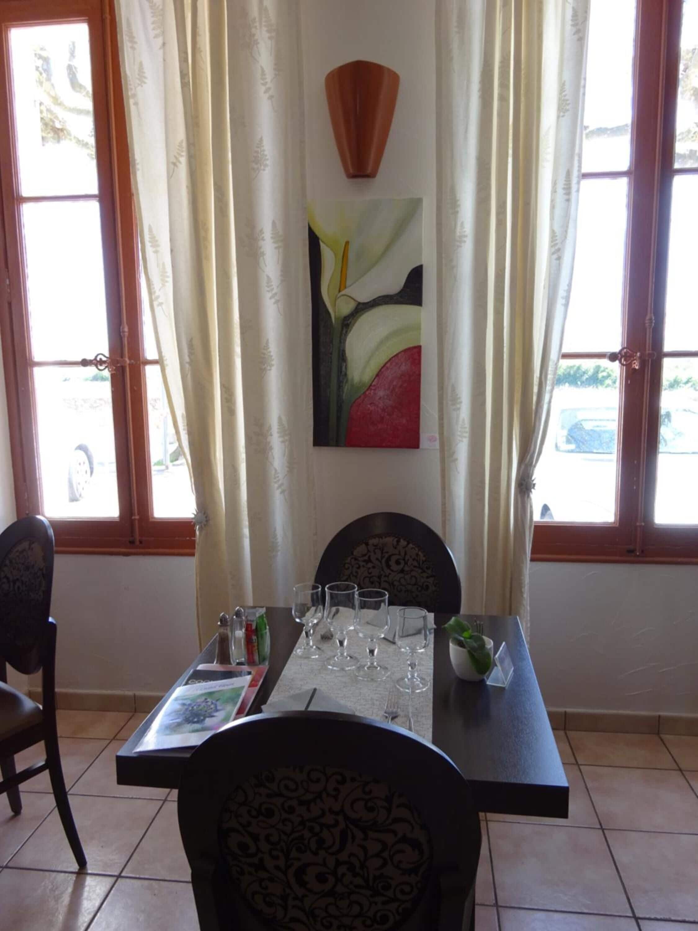 Lunch and dinner served, French cuisine