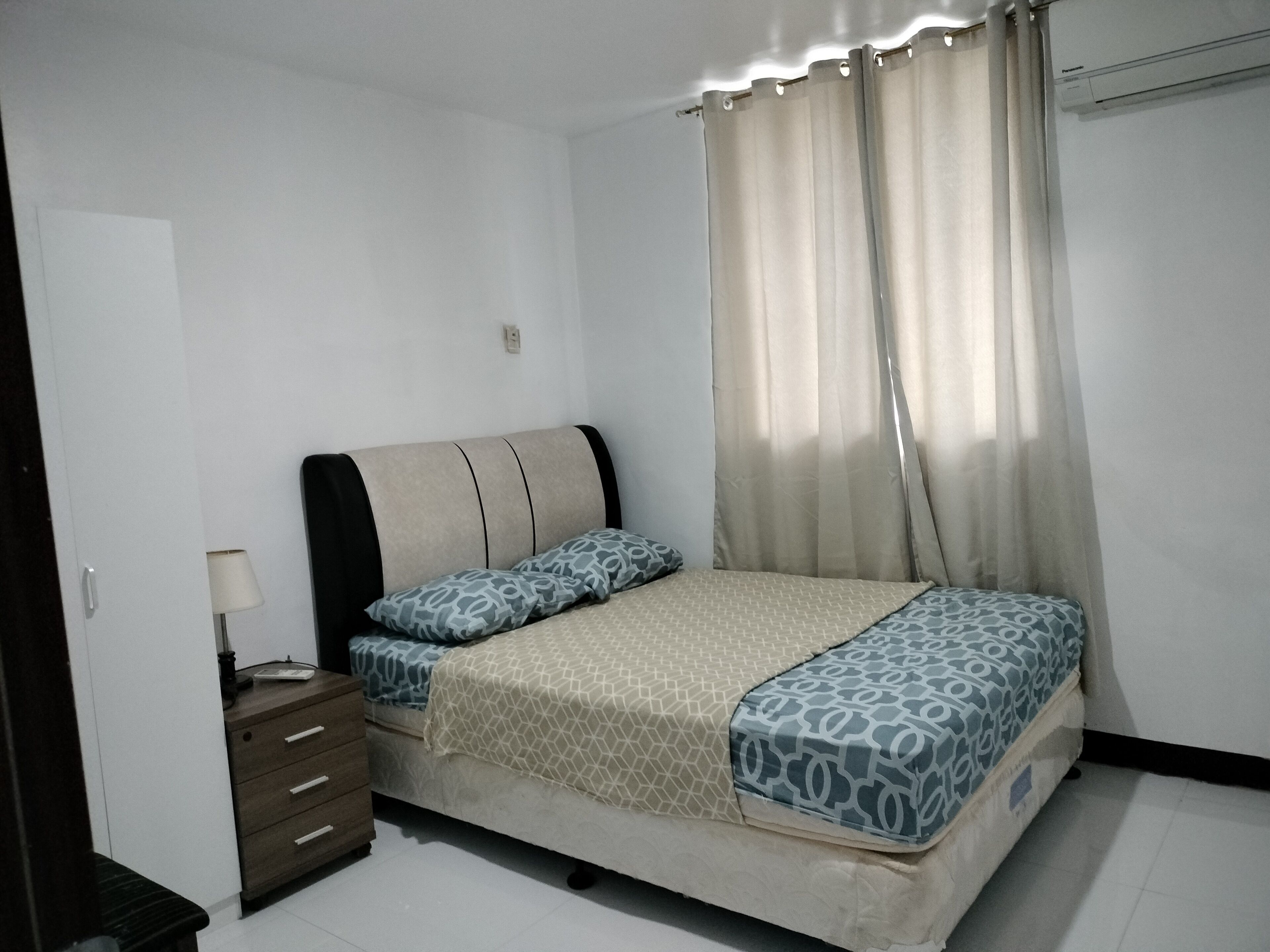 3 Bedrooms Condo(4th Floor, Stairs only) 403 | 3 bedrooms, individually furnished, desk, free WiFi