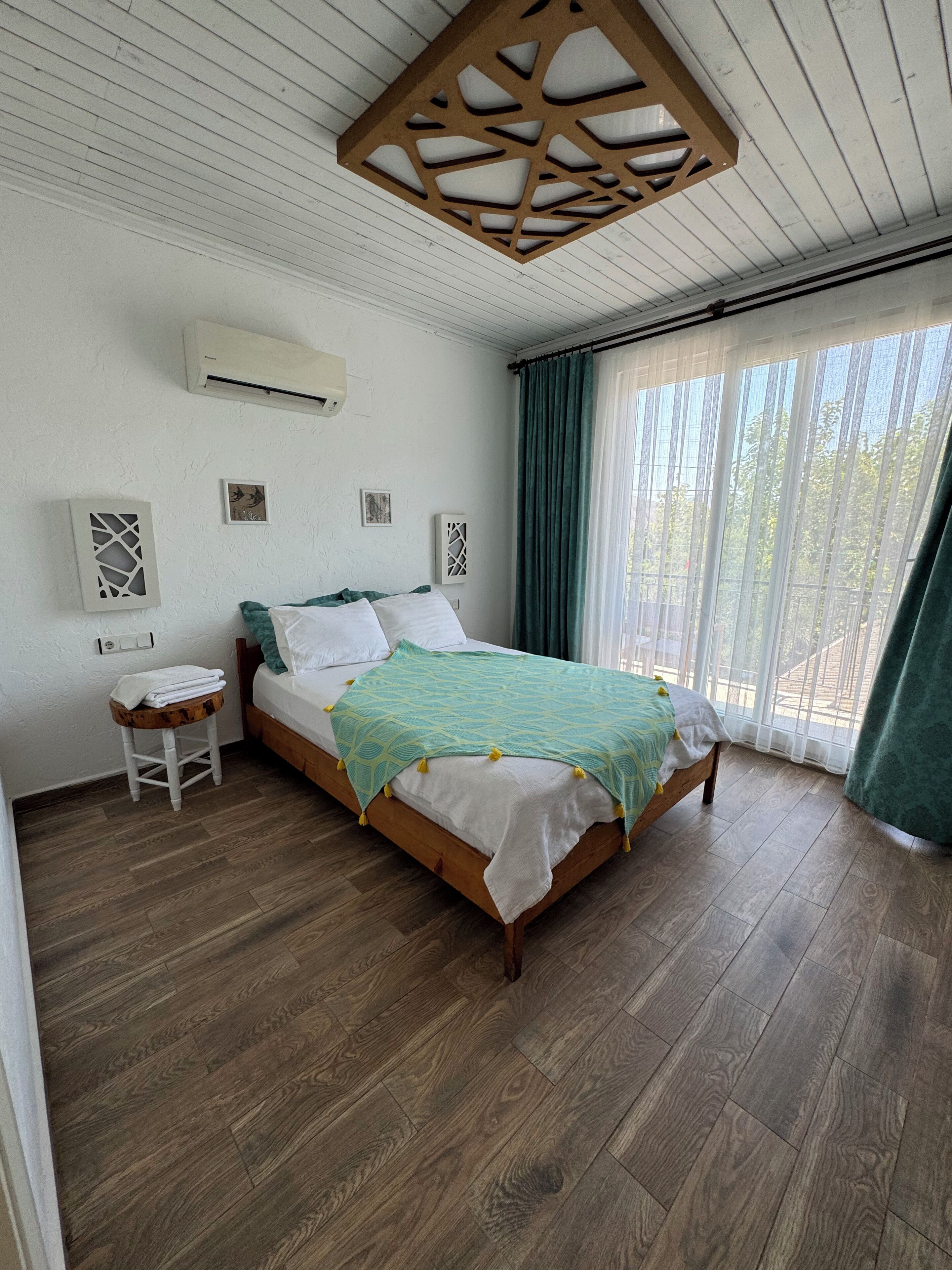 Standard Double Room | Desk, blackout drapes, free WiFi, bed sheets