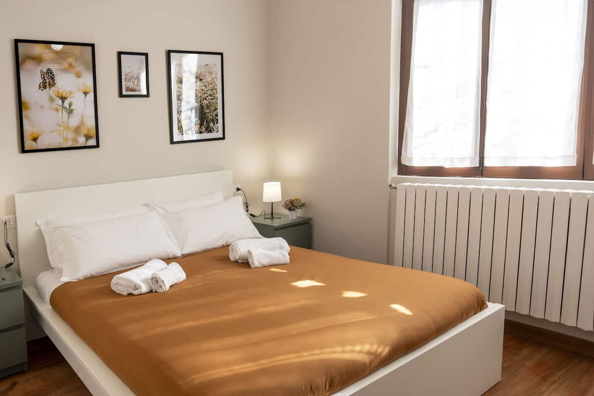 Standard Double Room Single Use, 1 Double Bed, Private Bathroom, Garden View | 1 bedroom, bed sheets