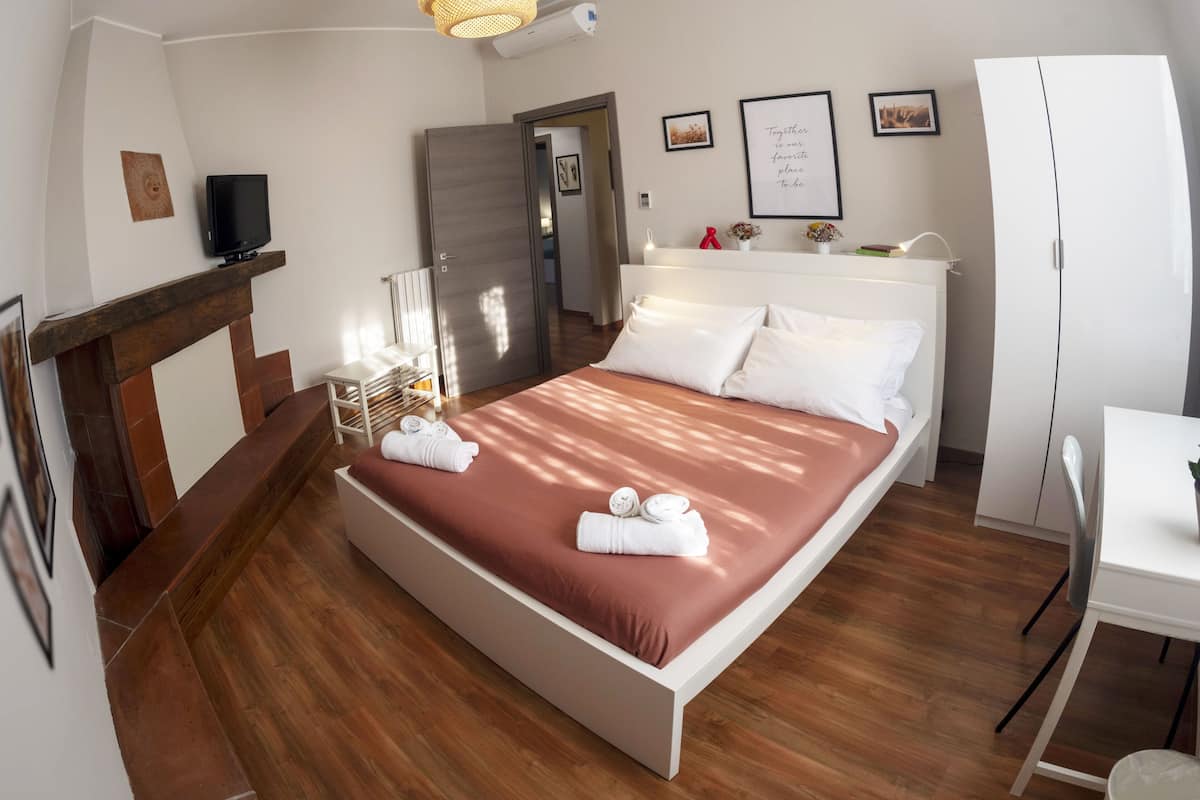 Standard Double Room | 1 bedroom, bed sheets