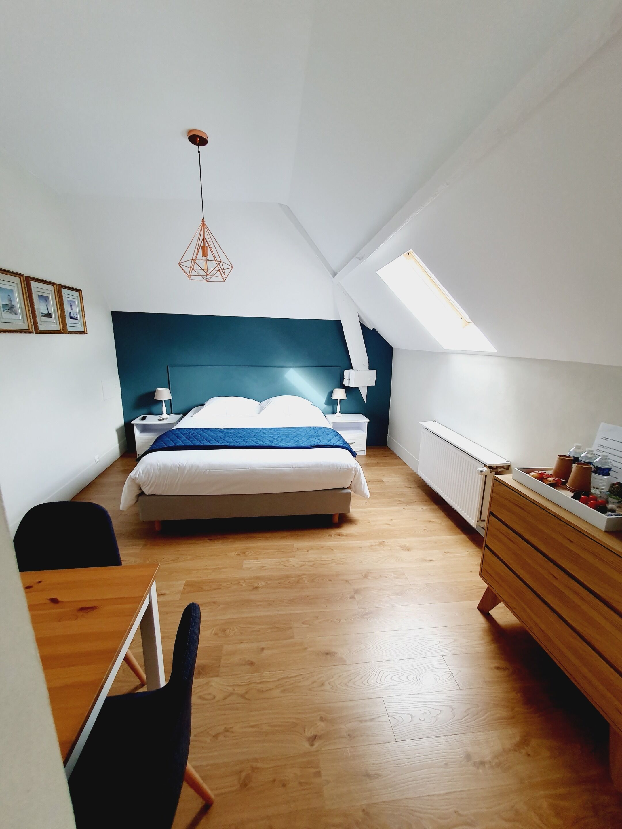 Chambre Double Familiale, salle de bains attenante (la familiale)