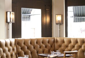 Bar (on property) - The Tommyfield (London)