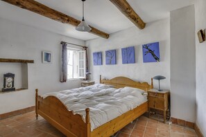 Casa tradicional | 4 dormitorios, escritorio, cortinas opacas
