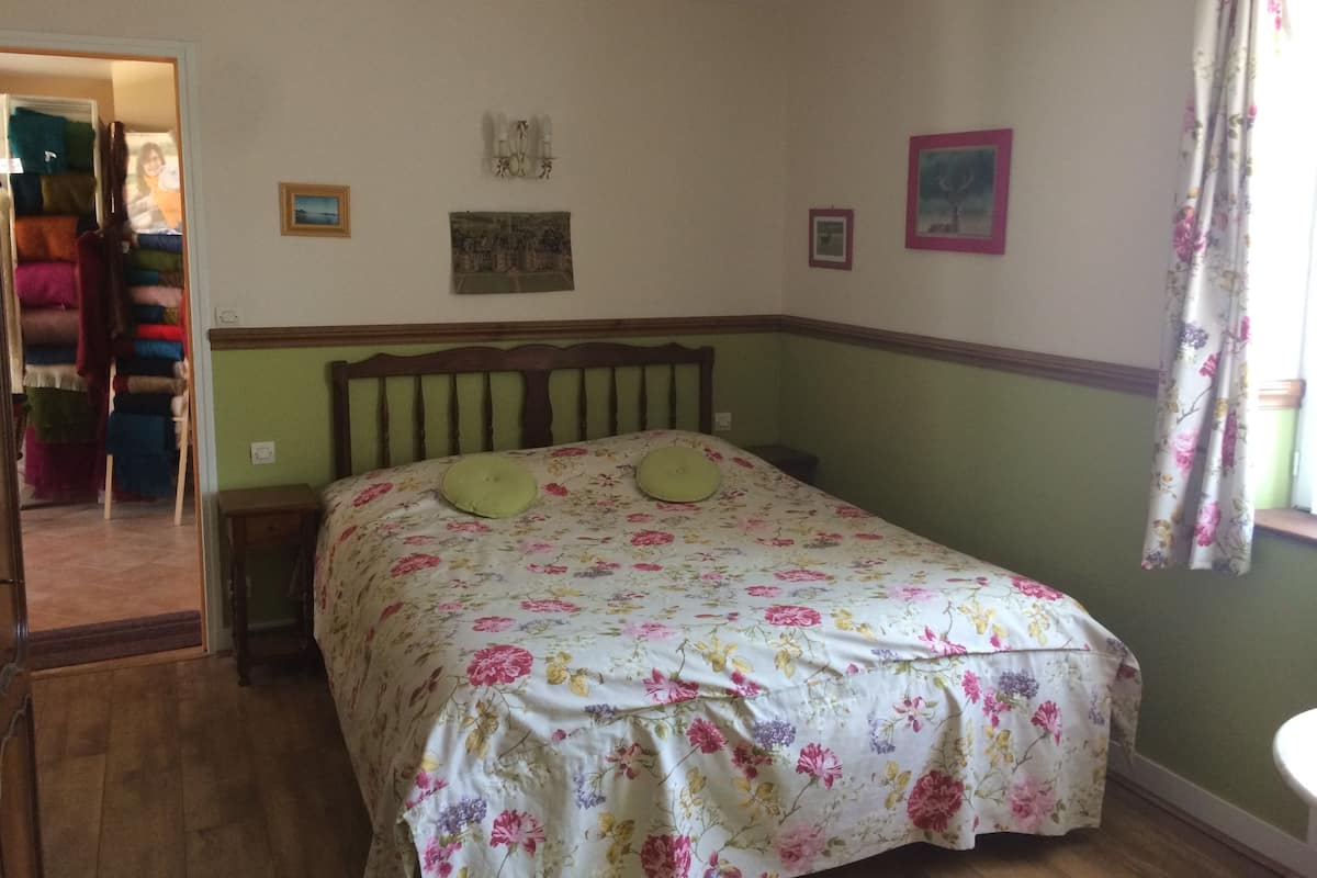 Double Room (Verte) | Free cots/infant beds, free WiFi, bed sheets
