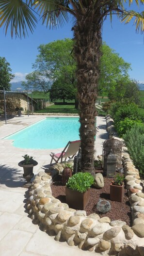 Piscine extérieure (ouverte en saison)
