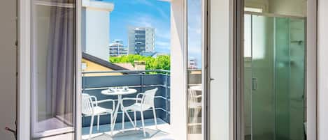 Kamar Superior | Brankas, Wi-Fi gratis, dan seprai linen